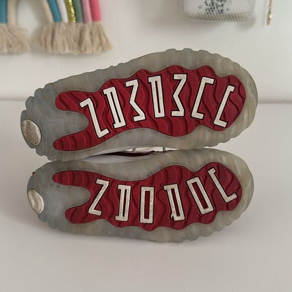 Nike Air Jordan 11 Retro Cherry Basketball Shoes EUC - Picture 5 of 5